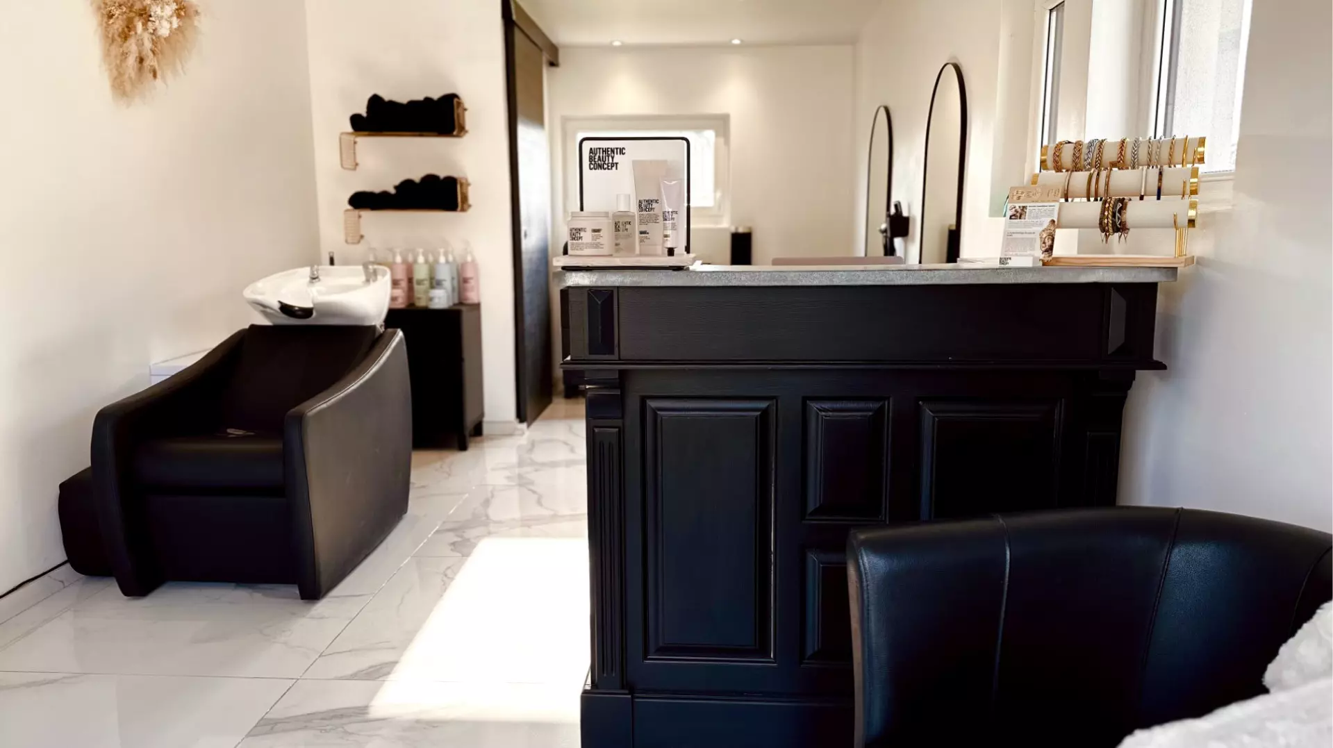 Intérieur du salon de coiffure