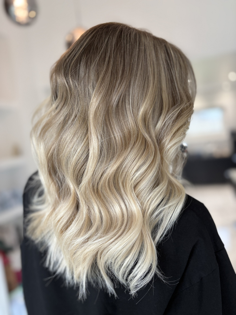 🍁 Septembre 2025 : Nouvelle saison, nouveau style ! 💇‍♀️📚